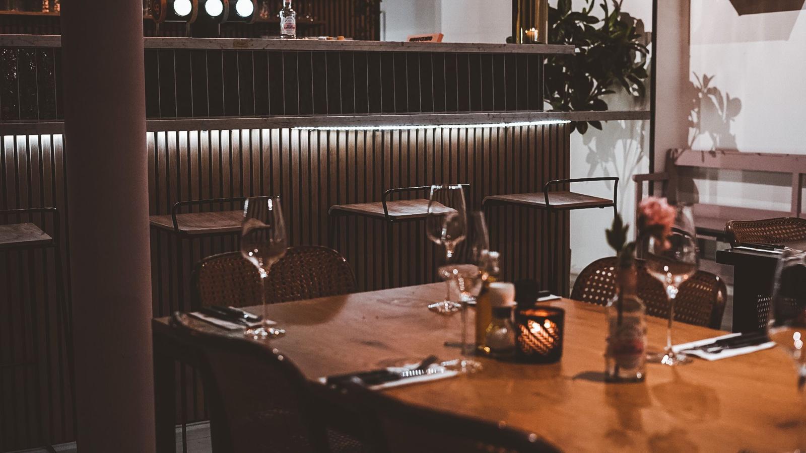 Authentiek Italiaans interieur van restaurant Novecento in heemstede